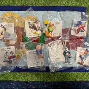 Set of (8)Shell Oil Looney Tunes Characters